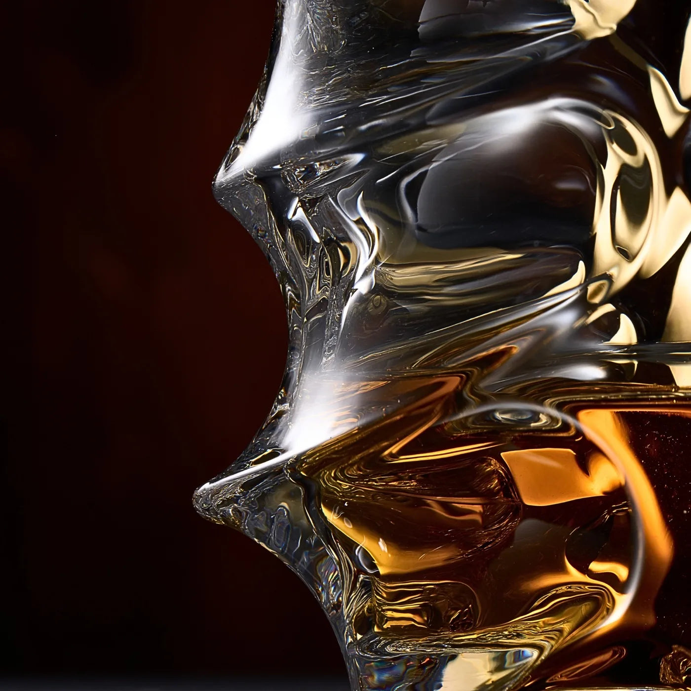 Close-up of the faceted Storm crystal glass with whisky